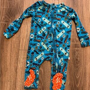 Posh Peanut Bamboo Footie Skateboard Print